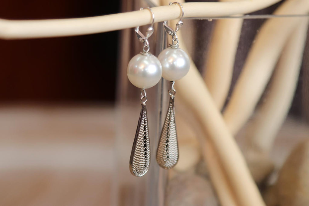 La Pearla Earrings image 0