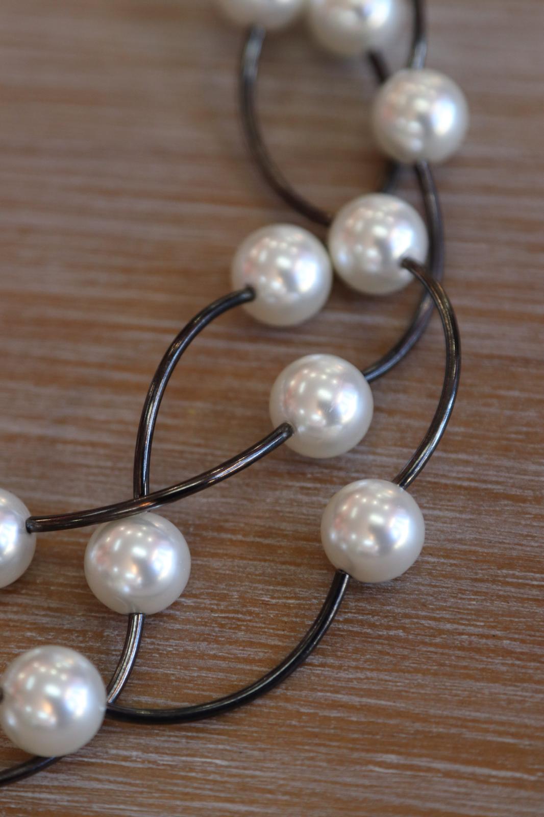 Midnight Pearl Sugar Necklace image 1