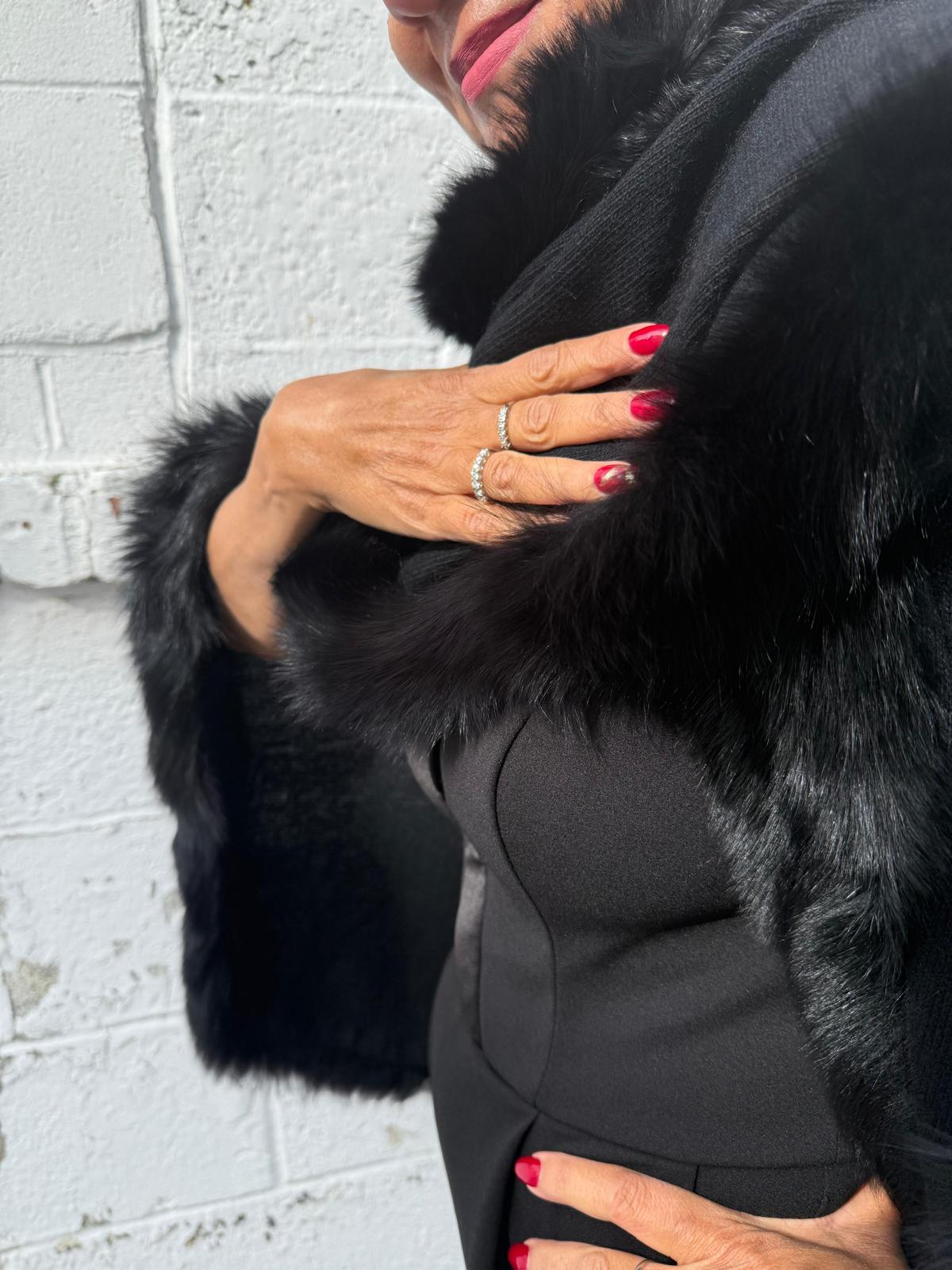 Black Elegance Shawl