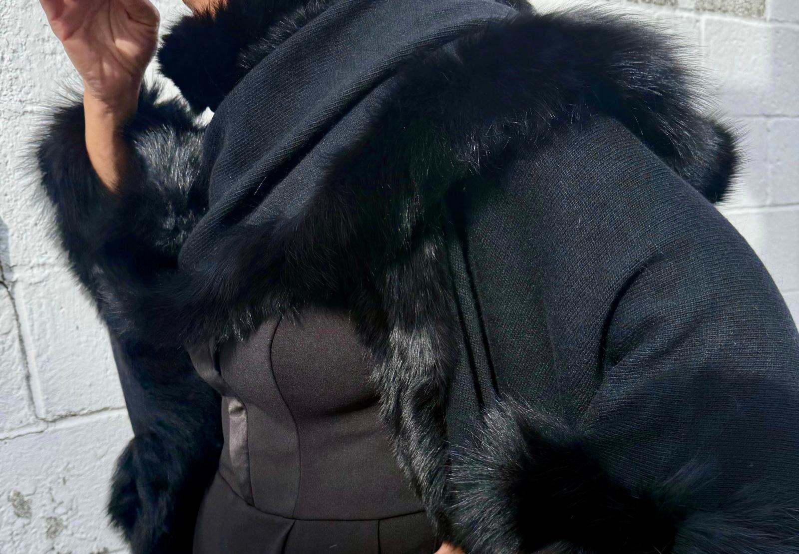 Black Elegance Shawl