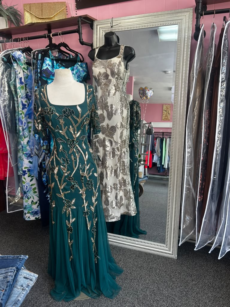 Emerald Green Embroidered Evening Gown | Elegant Formal Dress for Women