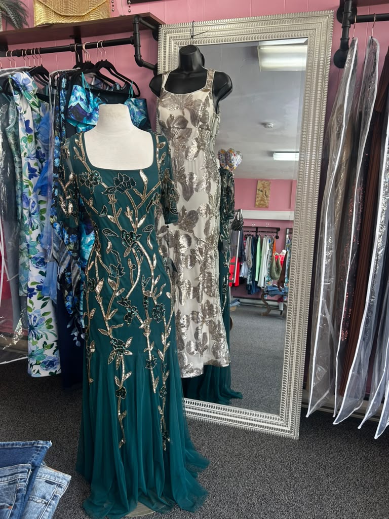 Emerald Green Embroidered Evening Gown | Elegant Formal Dress for Women