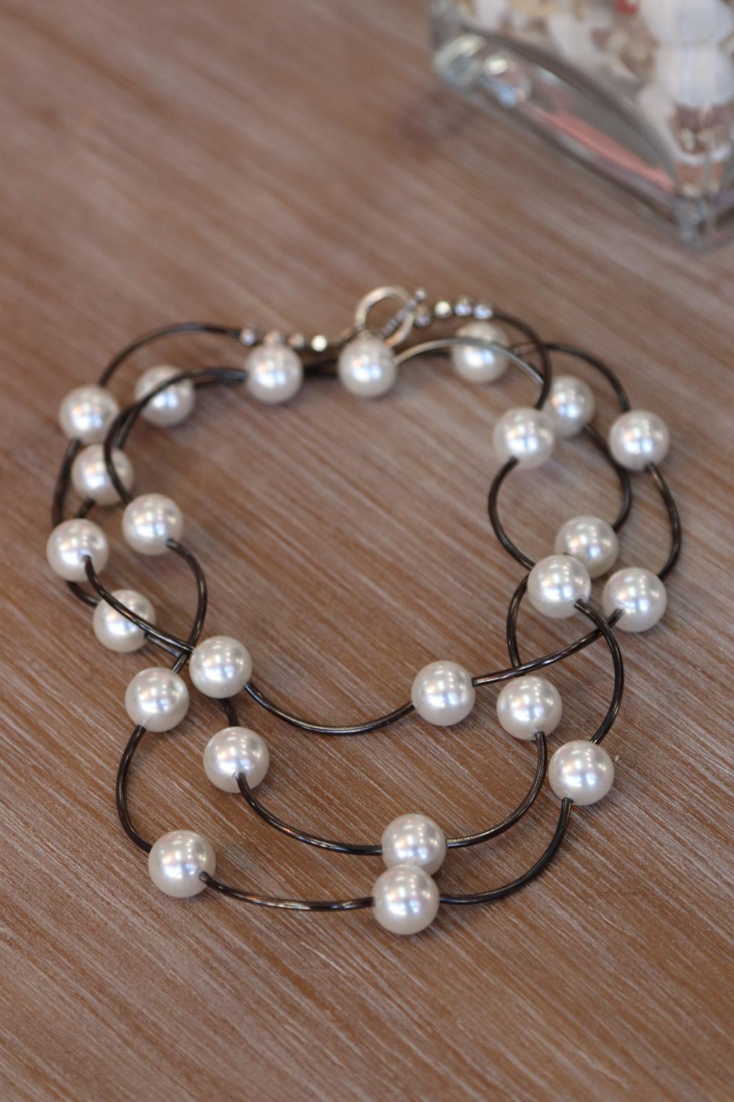 Midnight Pearl Sugar Necklace image 0
