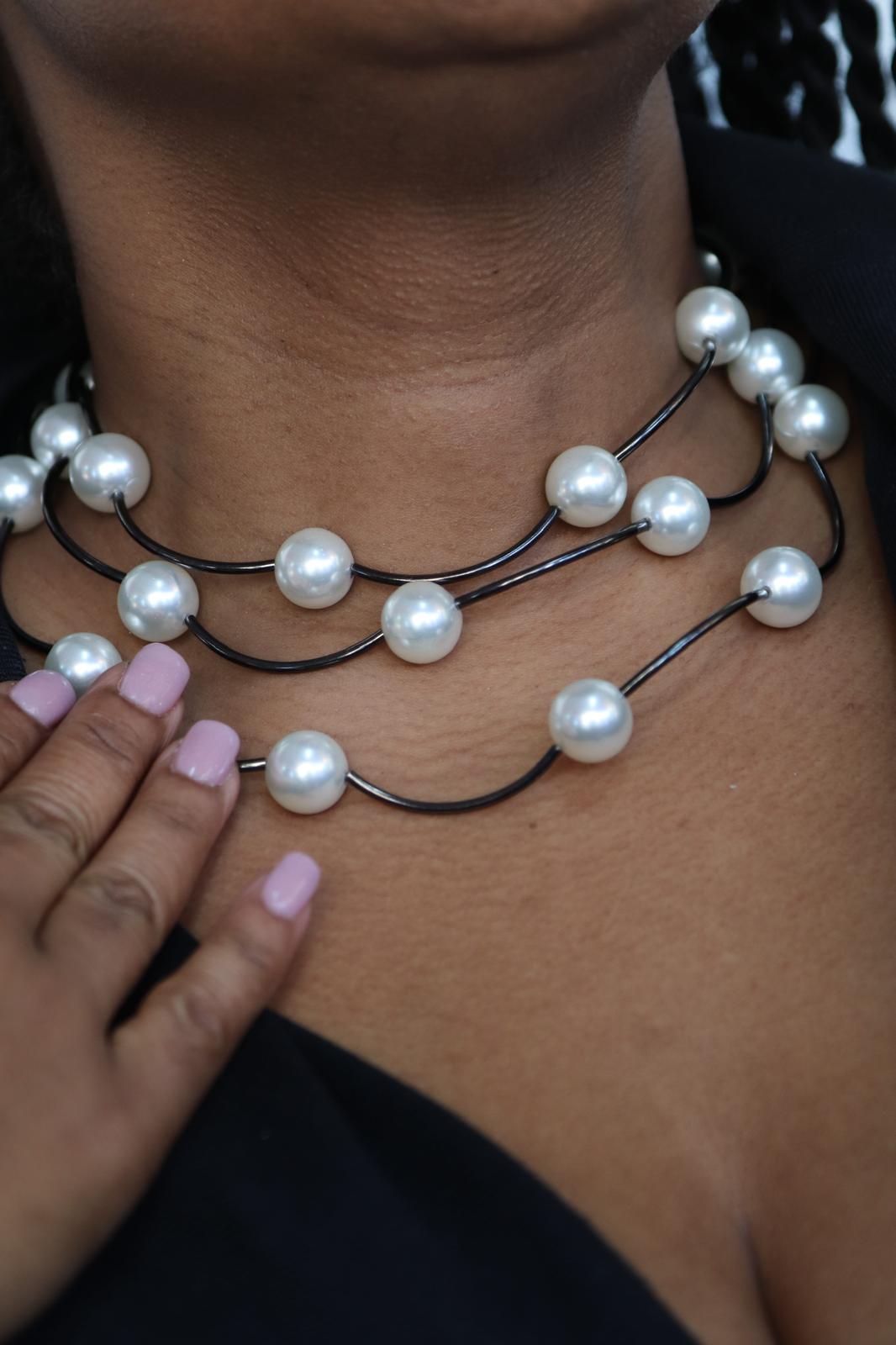 Midnight Pearl Sugar Necklace image 3